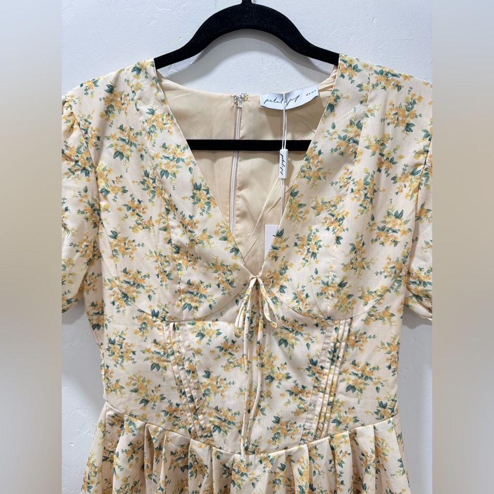 NWT Petal & Pup Anais Mini Dress Floral Butter Yellow Women's Medium - Picture 9 of 16